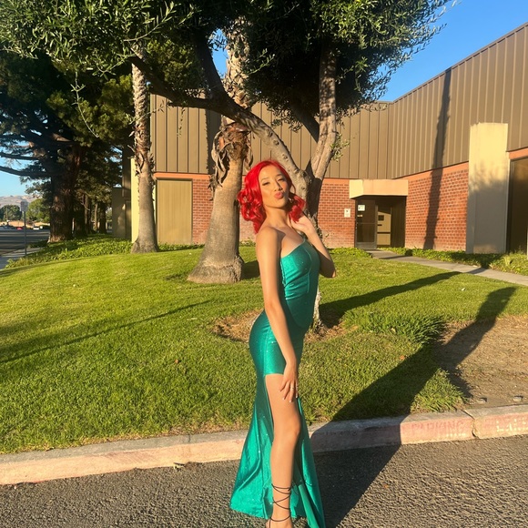 Elegant Teal One-Shoulder Dress - Picture 2 of 3